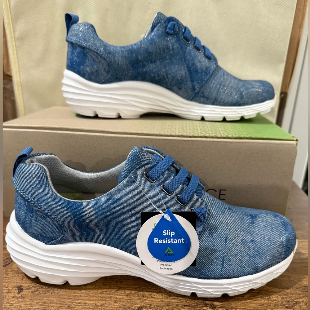 🆕 Align Nurse Mates Women’s Velocity Distressed Denim Slip Resistant Sise 8M